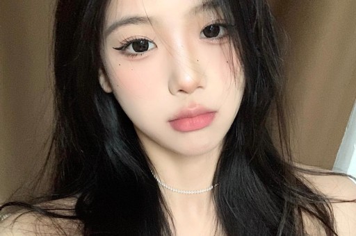 炸裂！司晓迪凌晨甩黑色吊带美照评论区从吃瓜到吐槽吵翻了天