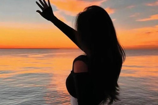 吃相太丑！出轨、卖假狂赚百万伊能静遭央视曝光 秦昊也救不了她