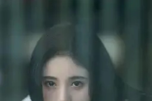 成龙跟儿子罕见同框43岁房祖名被曝生病戴帽子掩盖病情